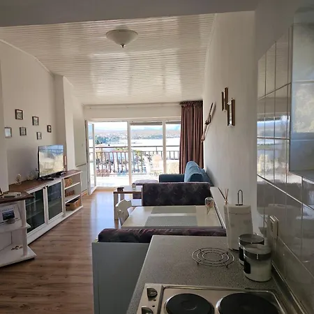 Gordana's Place With A Sea View アパート マリンスカ